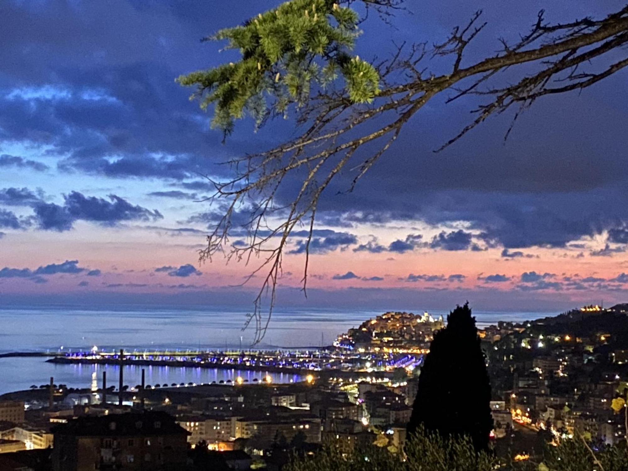 Holiday Home Delo Imperia Buitenkant foto