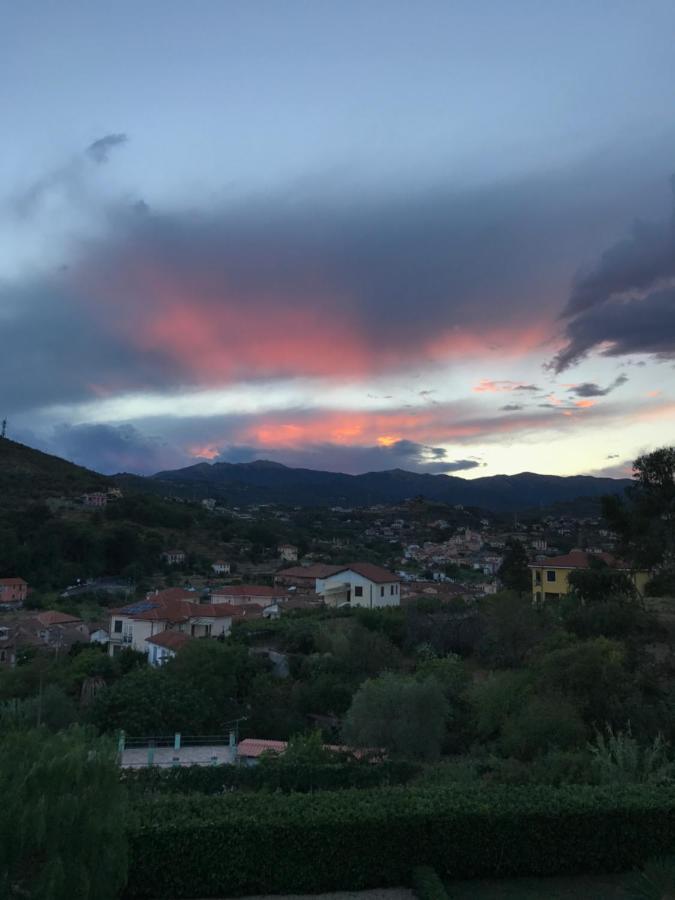 Holiday Home Delo Imperia Buitenkant foto